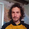Cheveux homme chataîns foncés